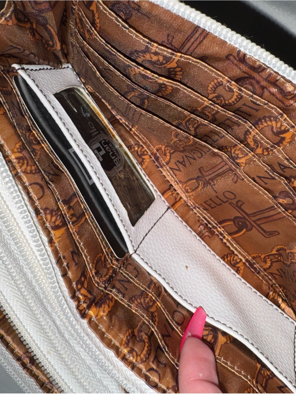 Classic White Leather Crossbody Bag - Picture 9 of 11